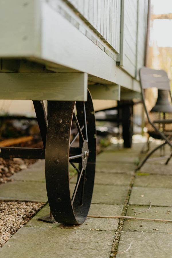 Othery Little England Retreats - Cottage, Yurt And Shepherd Huts المظهر الخارجي الصورة
